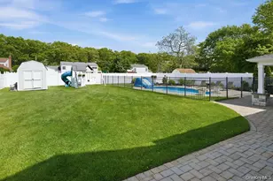 703 Peter Paul Dr, West Islip, NY 11795 - Photo 35