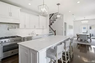 703 Peter Paul Dr, West Islip, NY 11795 - Photo 5
