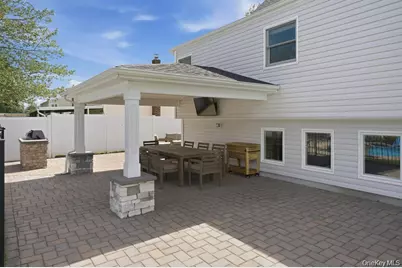 703 Peter Paul Drive, West Islip, NY 11795 - Photo 27