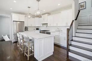 703 Peter Paul Dr, West Islip, NY 11795 - Photo 3