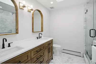 703 Peter Paul Drive, West Islip, NY 11795 - Photo 25