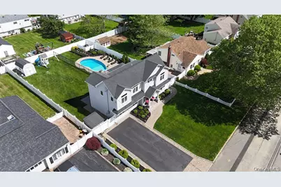 703 Peter Paul Drive, West Islip, NY 11795 - Photo 37