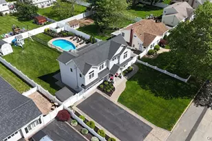 703 Peter Paul Dr, West Islip, NY 11795 - Photo 37