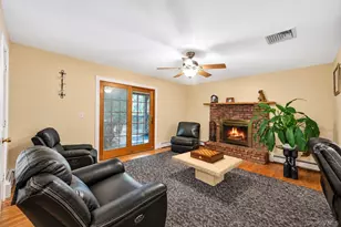 124 Bayview Dr, Oakdale, NY 11769 - Photo 15