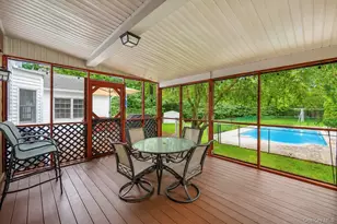 124 Bayview Dr, Oakdale, NY 11769 - Photo 33