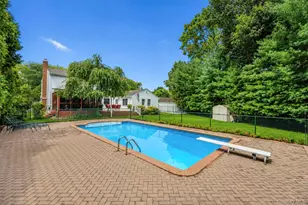 124 Bayview Dr, Oakdale, NY 11769 - Photo 39