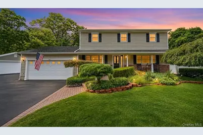 124 Bayview Drive, Oakdale, NY 11769 - Photo 1