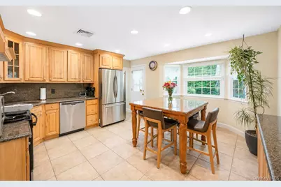 124 Bayview Drive, Oakdale, NY 11769 - Photo 5
