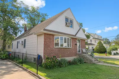 19 Acorn Place, Lynbrook, NY 11563 - Photo 3