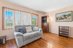 19 Acorn Pl, Lynbrook, NY 11563 - Photo 5