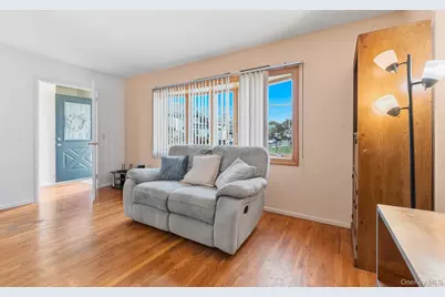 19 Acorn Place, Lynbrook, NY 11563 - Photo 7