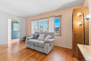 19 Acorn Pl, Lynbrook, NY 11563 - Photo 7