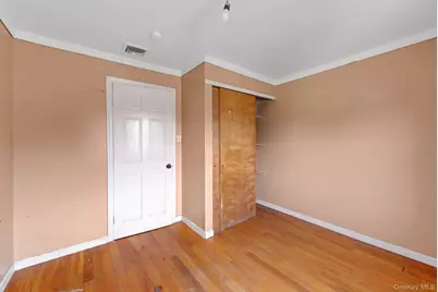 104 E Pennywood Avenue, Roosevelt, NY 11575 - Photo 17