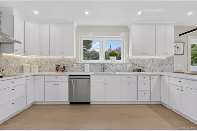 2 Lee Place, Old Bethpage, NY 11804 - Photo 13