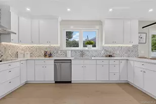 2 Lee Pl, Old Bethpage, NY 11804 - Photo 13