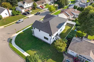 2 Lee Pl, Old Bethpage, NY 11804 - Photo 31
