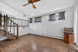 85-22 213th St, Hollis, NY 11427 - Photo 9