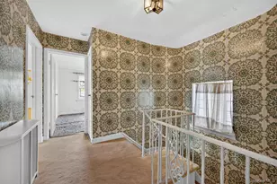 85-22 213th St, Hollis, NY 11427 - Photo 17