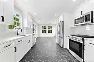 13 Campbell Ln, East Islip, NY 11730 - Photo 9
