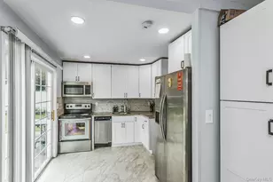 2911 Eagle Ave, Medford, NY 11763 - Photo 9