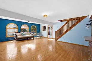 12 Cable Ln, Hicksville, NY 11801 - Photo 5