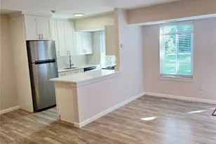 27 Fargo Ct, Coram, NY 11727 - Photo 3
