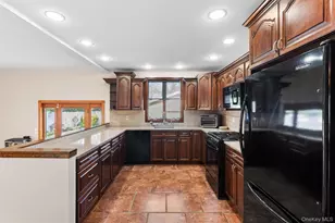 122 Commonwealth Ave, Merrick, NY 11566 - Photo 7