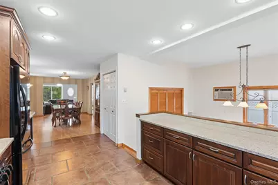 122 Commonwealth Avenue, Merrick, NY 11566 - Photo 9