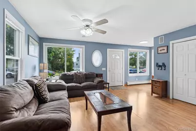 122 Commonwealth Avenue, Merrick, NY 11566 - Photo 3