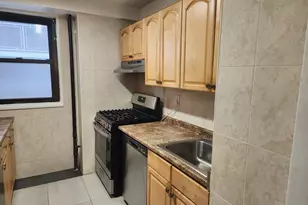 61-15 98th St, Rego Park, NY 11374 - Photo 15