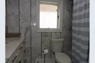 18 Leach Street, Lynbrook, NY 11563 - Photo 7