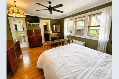 13810 Cronston Avenue, Rockaway Park, NY 11694 - Photo 15