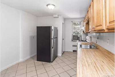 10 E Mineola Avenue #1, Valley Stream, NY 11580 - Photo 5
