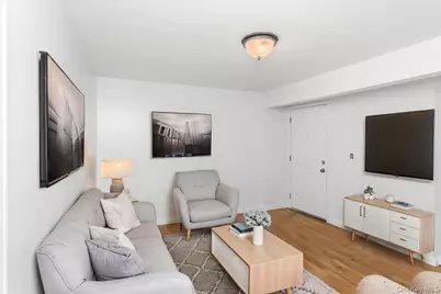 10 E Mineola Avenue #1, Valley Stream, NY 11580 - Photo 1