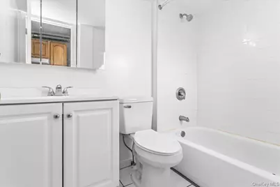 10 E Mineola Avenue #1, Valley Stream, NY 11580 - Photo 7