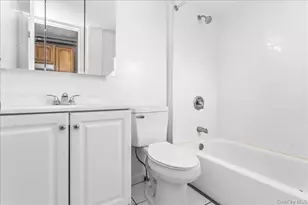 10 E Mineola Ave, Valley Stream, NY 11580 - Photo 7