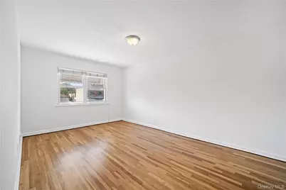 1047 E 217th Street, Bronx, NY 10469 - Photo 17