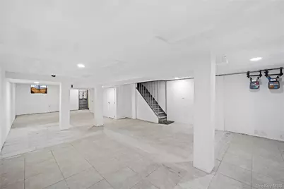 1047 E 217th Street, Bronx, NY 10469 - Photo 5