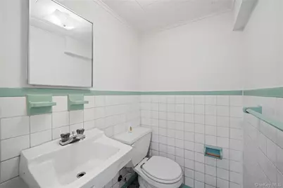 1047 E 217th Street, Bronx, NY 10469 - Photo 7