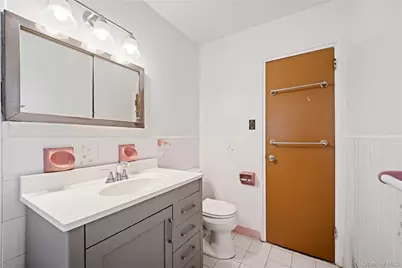 1047 E 217th Street, Bronx, NY 10469 - Photo 23