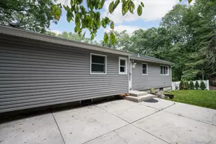 6 Valleywood Rd, Smithtown, NY 11787 - Photo 23