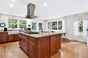 88 Knollwood Ave, Huntington, NY 11743 - Photo 7