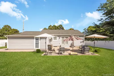 460 Amsterdam Avenue, Patchogue, NY 11772 - Photo 23