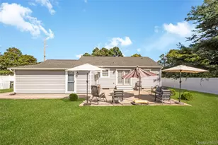 460 Amsterdam Ave, Patchogue, NY 11772 - Photo 23