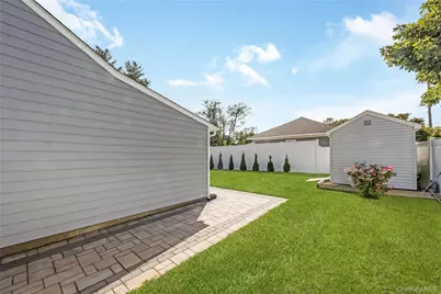 460 Amsterdam Avenue, Patchogue, NY 11772 - Photo 19