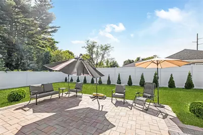 460 Amsterdam Avenue, Patchogue, NY 11772 - Photo 27