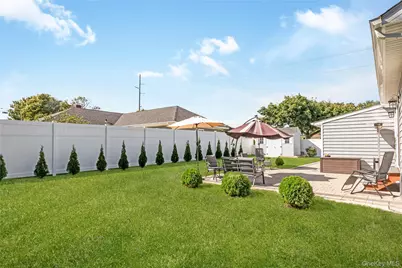 460 Amsterdam Avenue, Patchogue, NY 11772 - Photo 25