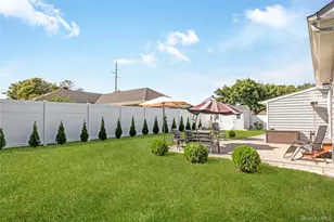 460 Amsterdam Ave, Patchogue, NY 11772 - Photo 25