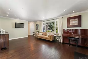 11 Winchcombe Way, Scarsdale, NY 10583 - Photo 5