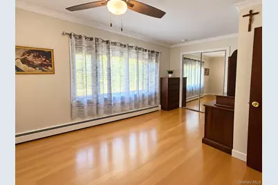 32 Pine Street, Selden, NY 11784 - Photo 9